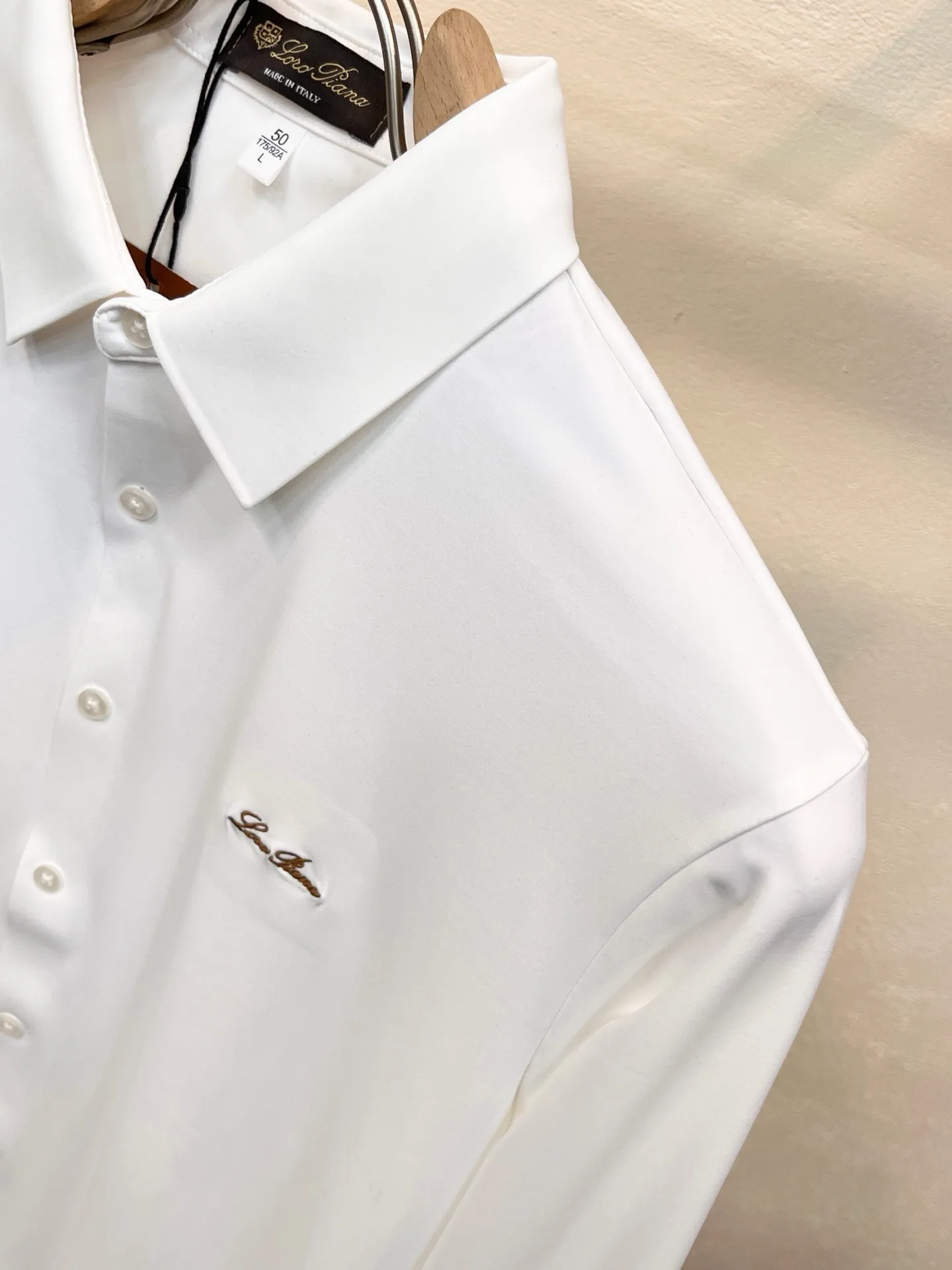 LP. 2026 Four Seasons Original Men's Casual Shirt Premium Customized Embroidered High Version Fashion Versatile Hot Sale, Imported Fabric: Nylon and Spandex Matching! It feels super soft, delicate and smooth, and is skin-friendly and comfortable to wear. It is a premium product made on behalf of Factory with fine workmanship. The upper body is very good. It is a must-have item for men! Wear it alone or as a base layer! Sizes: 48-58 equal to (M-4XL)